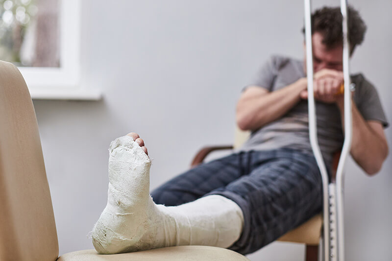 broken bones in common car accident injuries