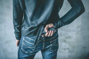 Lee más sobre el artículo ¿Puede portar un arma oculta en California?