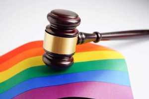 Lee más sobre el artículo Políticas migratorias e inmigrantes LGBTQ+: impacto